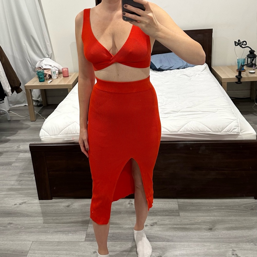 Set - Picture 2 of 5